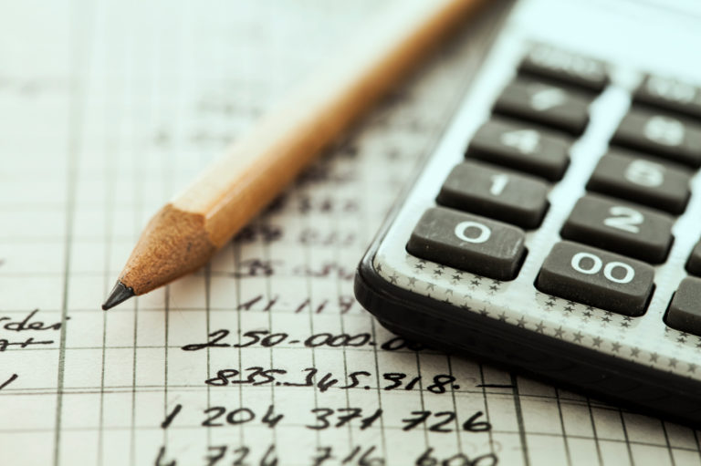 Costs of Opening a Sign Franchise Versus a Small Sign Business