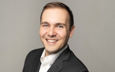 Resource Library When is the Right Time to Consider Expanding into a Multi-Unit Franchise? Q&A with Advice from A.J. Titus, President of Signarama